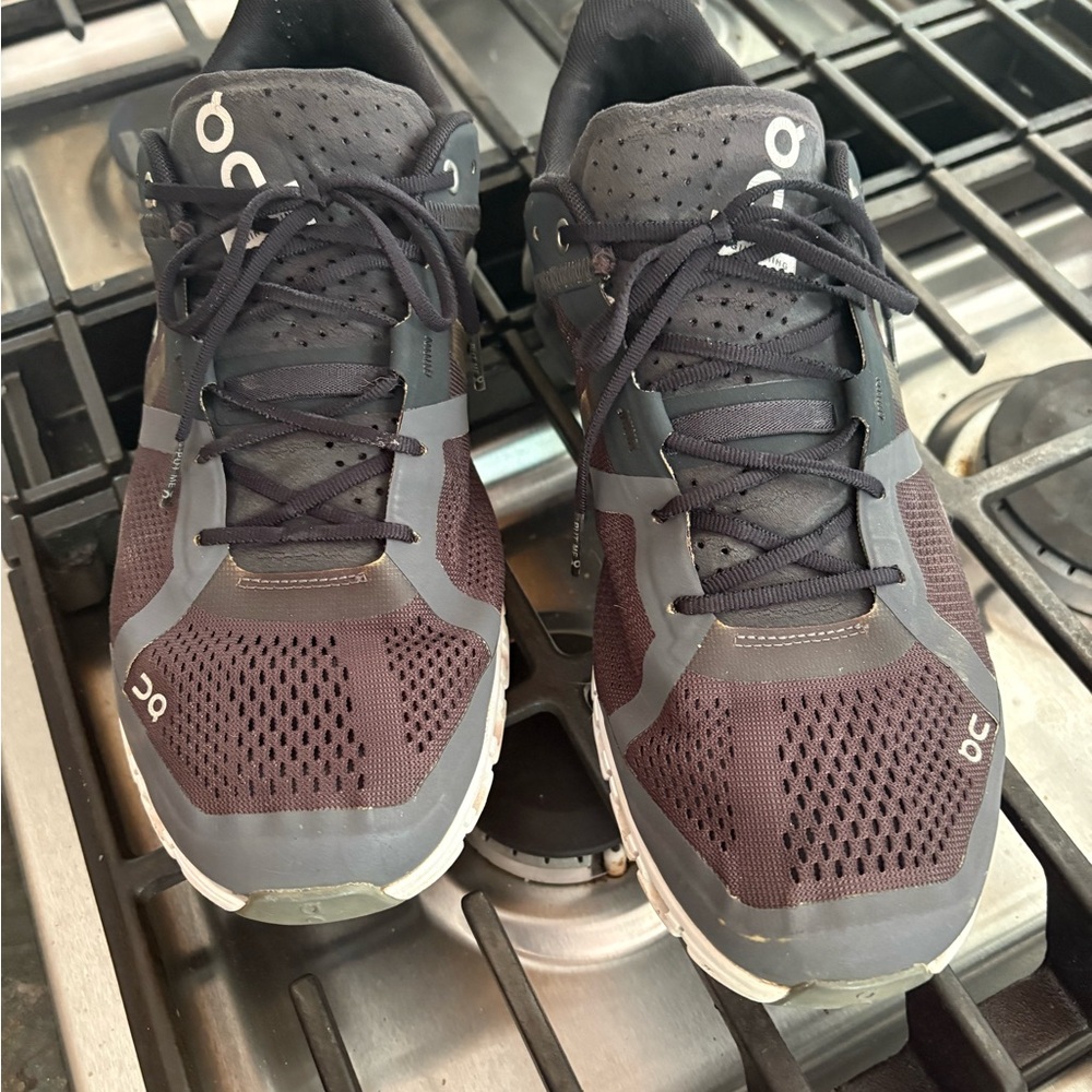 On Cloud Running Black and Gray Sneakers